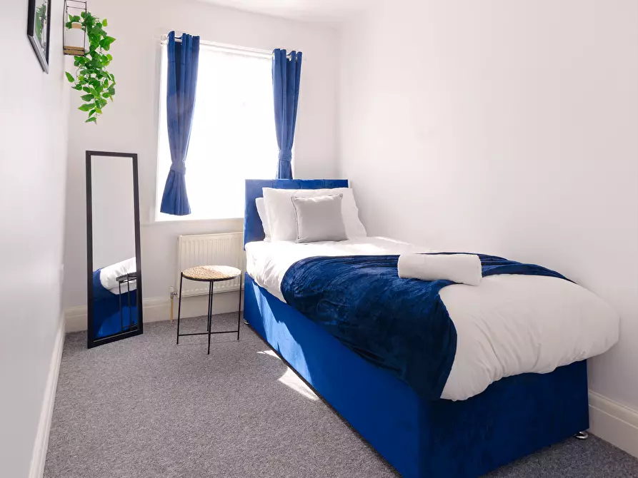 Immagine 3 di Casa indipendente in affitto  in Vespasian Road a 