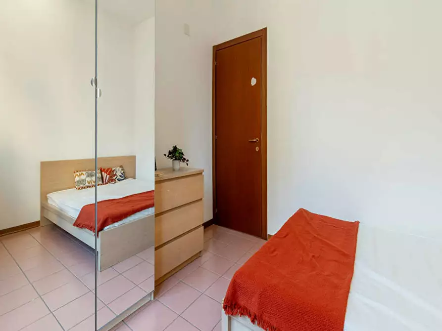 Immagine 1 di Camera in affitto  in Via Jacopo della Quercia a Milano