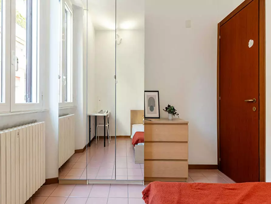 Immagine 6 di Camera in affitto  in Via Jacopo della Quercia a Milano
