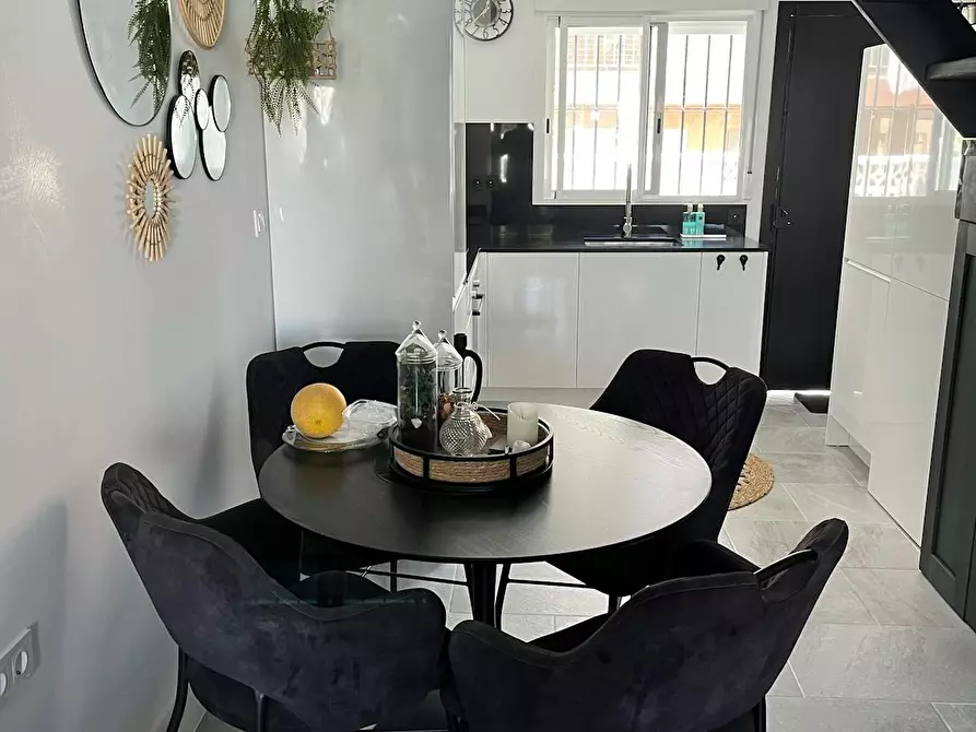 Immagine 10 di Casa indipendente in affitto  in Avinguda d'Albacete a Santa Pola
