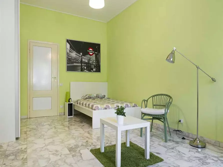 Immagine 10 di Camera in affitto  in Via Vincenzo Monti a Milano