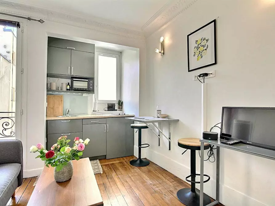 Immagine 5 di Appartamento in affitto  in Rue des Dames a Paris 17