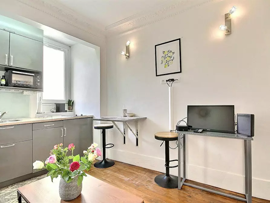 Immagine 8 di Appartamento in affitto  in Rue des Dames a Paris 17