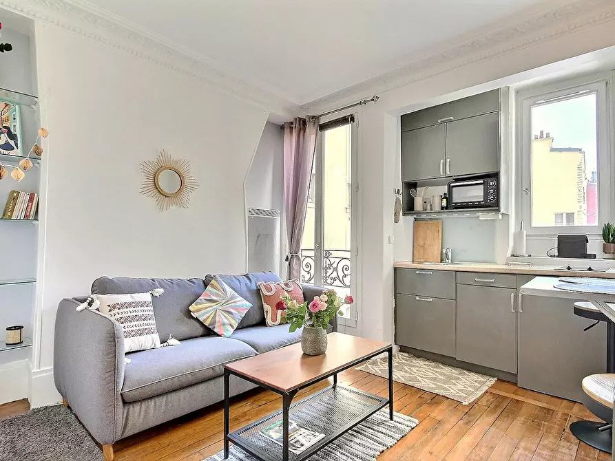 Immagine 1 di Appartamento in affitto  in Rue des Dames a Paris 17