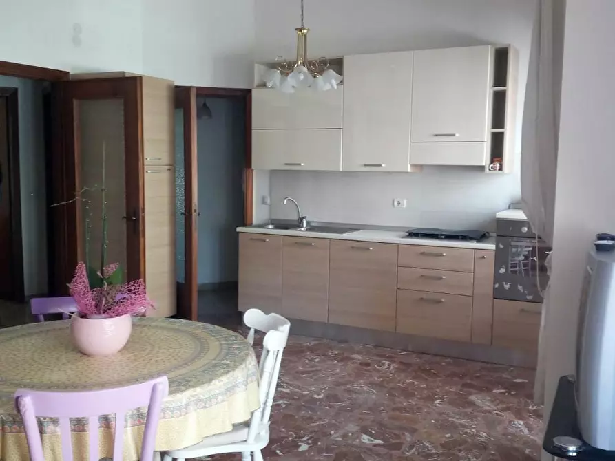 Immagine 2 di Camera in affitto  in Via Aurora a Reggio Di Calabria