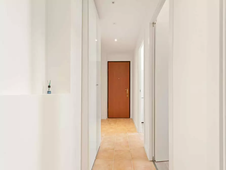 Immagine 9 di Camera in affitto  in Via Pantigliate a Milano