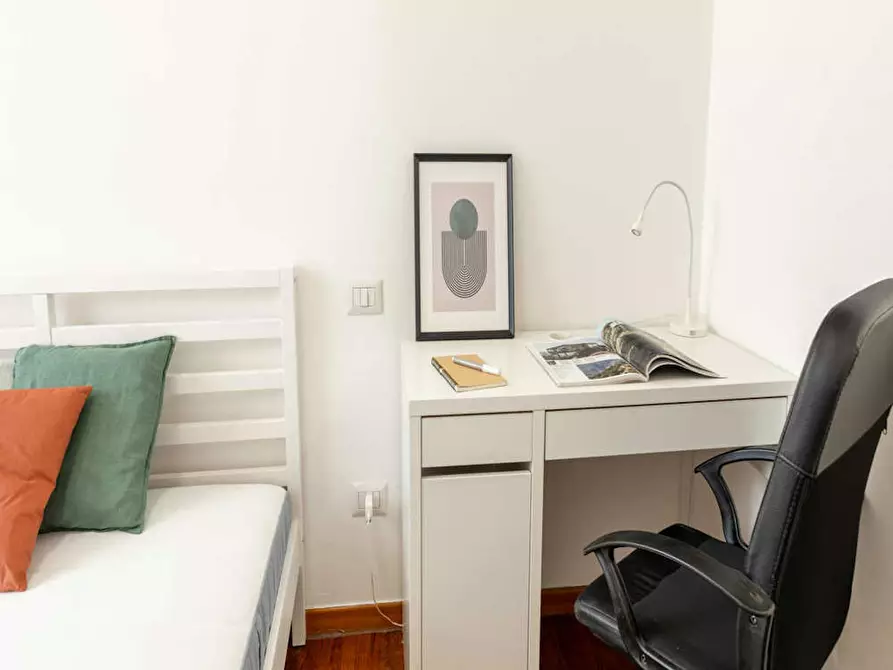 Immagine 5 di Camera in affitto  in Piazzale Susa a Milano