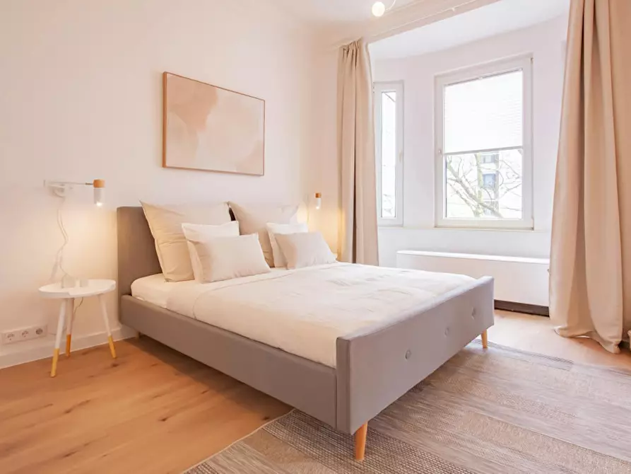Immagine 2 di Appartamento in affitto  in Aachener Straße a Düsseldorf