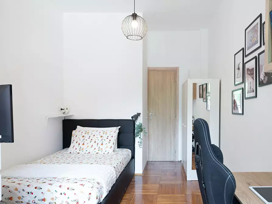 Immagine 6 di Camera in affitto  in Via Emilio Faà Di Bruno a Milano