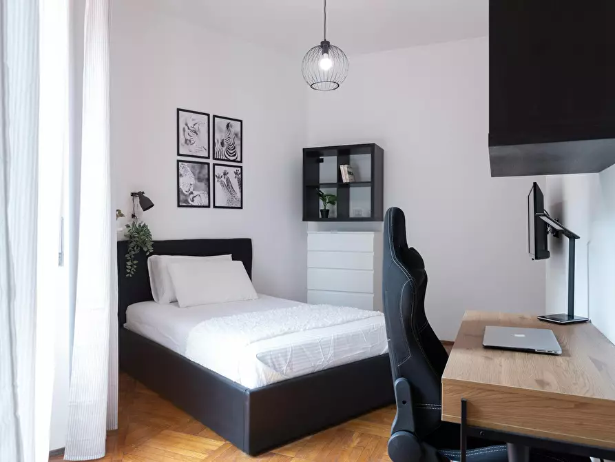 Immagine 5 di Camera in affitto  in Via Emilio Faà Di Bruno a Milano