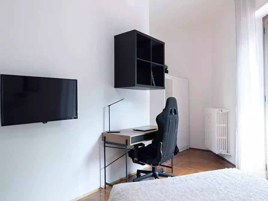 Immagine 3 di Camera in affitto  in Via Emilio Faà Di Bruno a Milano