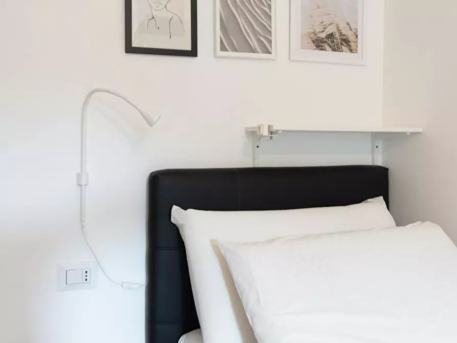 Immagine 8 di Camera in affitto  in Via Emilio Faà Di Bruno a Milano