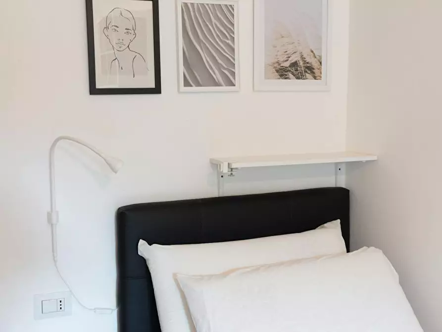 Immagine 10 di Camera in affitto  in Via Emilio Faà Di Bruno a Milano