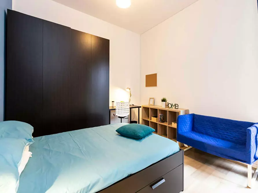 Immagine 2 di Camera in affitto  in Via Sulmona a Milano