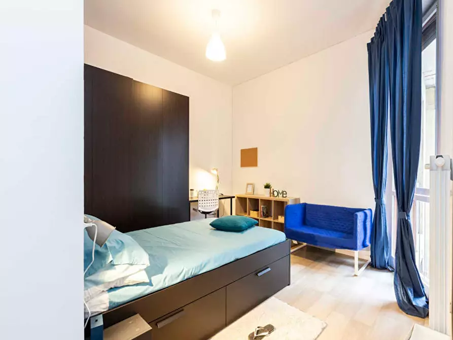 Immagine 5 di Camera in affitto  in Via Sulmona a Milano