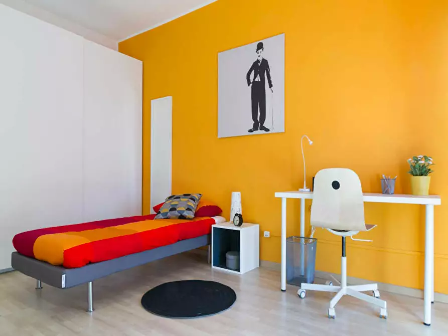 Immagine 2 di Camera in affitto  in Via Lucca a Milano