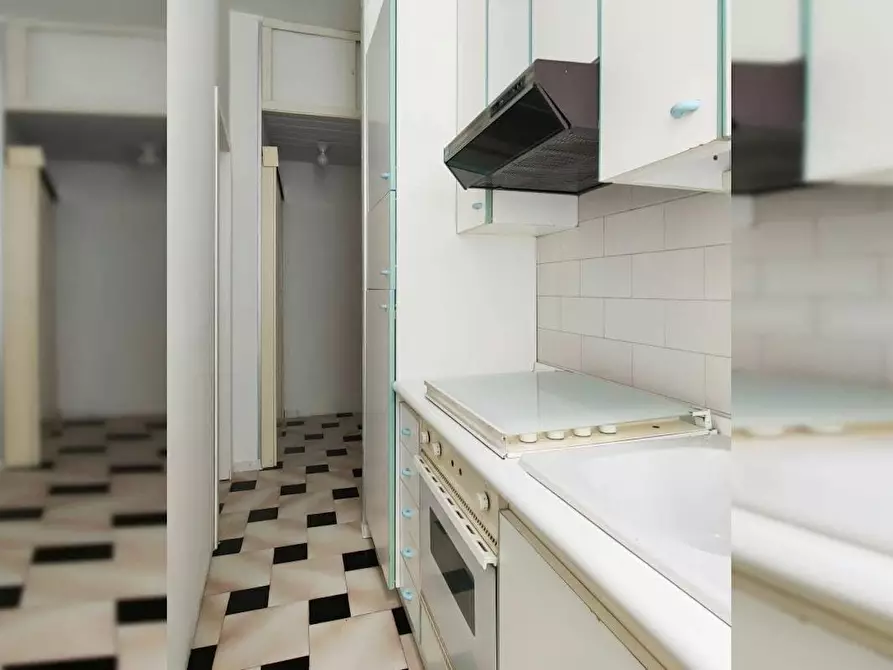 Immagine 9 di Camera in affitto  in Via Monzambano a Milano