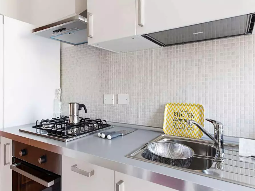 Immagine 10 di Camera in affitto  in Via dei Missaglia a Milano