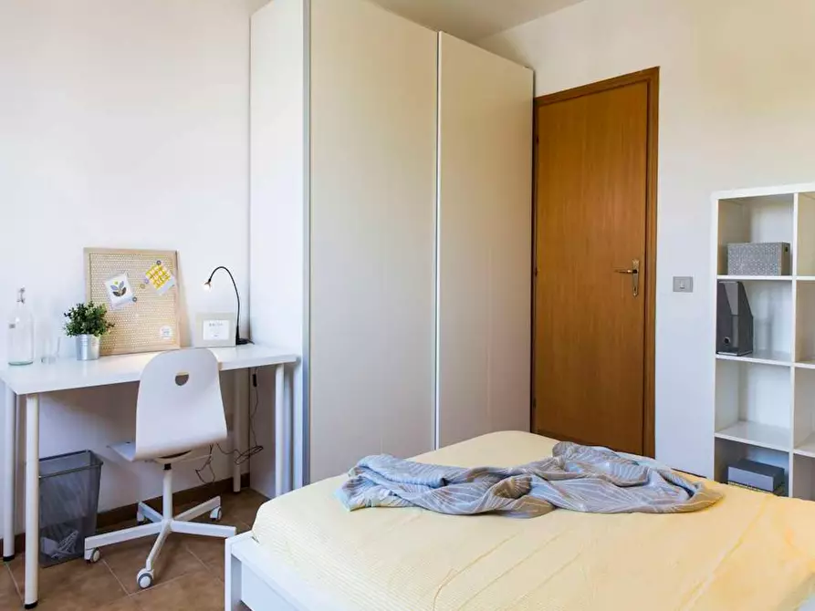 Immagine 5 di Camera in affitto  in Via dei Missaglia a Milano