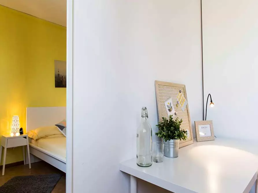 Immagine 6 di Camera in affitto  in Via dei Missaglia a Milano