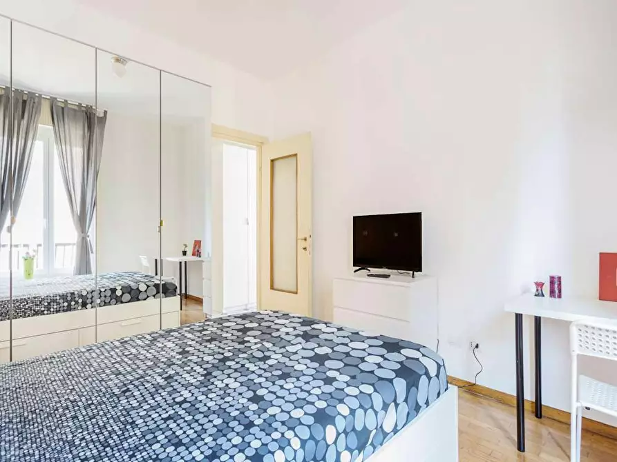 Immagine 3 di Camera in affitto  in Viale Tunisia a Milano