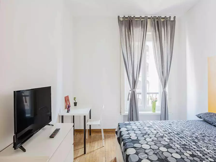 Immagine 2 di Camera in affitto  in Viale Tunisia a Milano