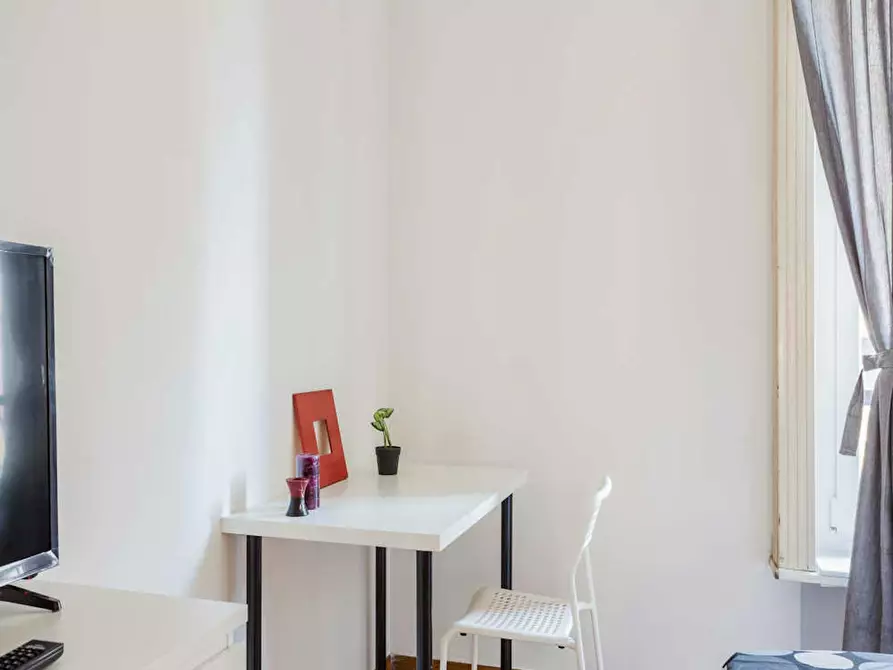 Immagine 1 di Camera in affitto  in Viale Tunisia a Milano