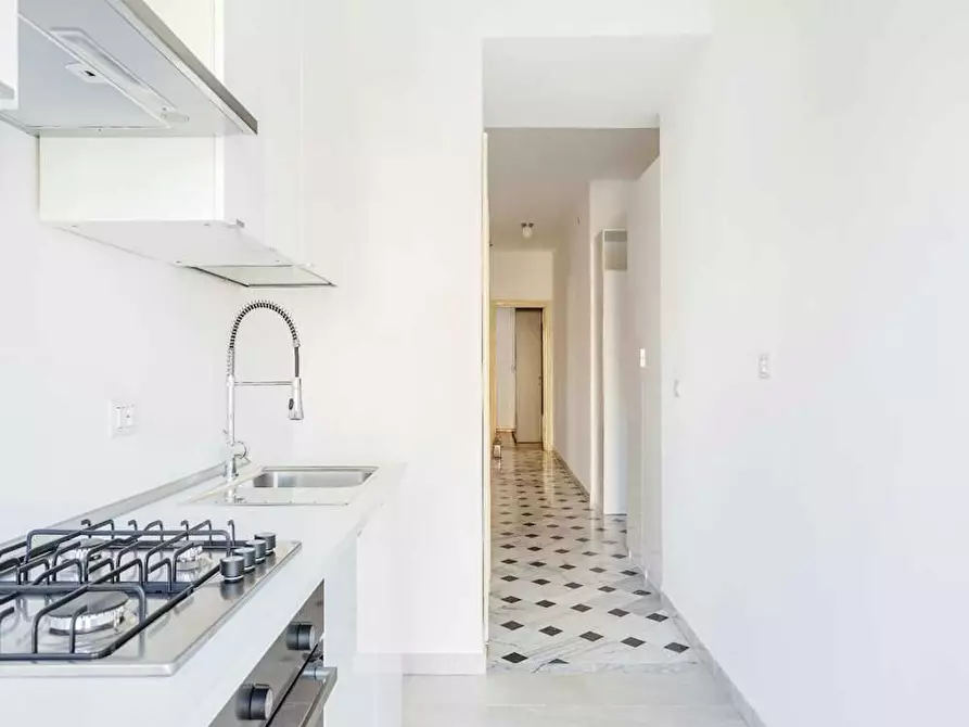 Immagine 7 di Camera in affitto  in Viale Tunisia a Milano