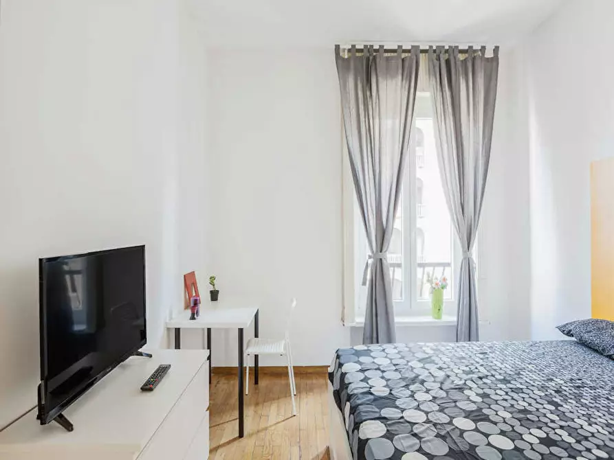 Immagine 2 di Camera in affitto  in Viale Tunisia a Milano