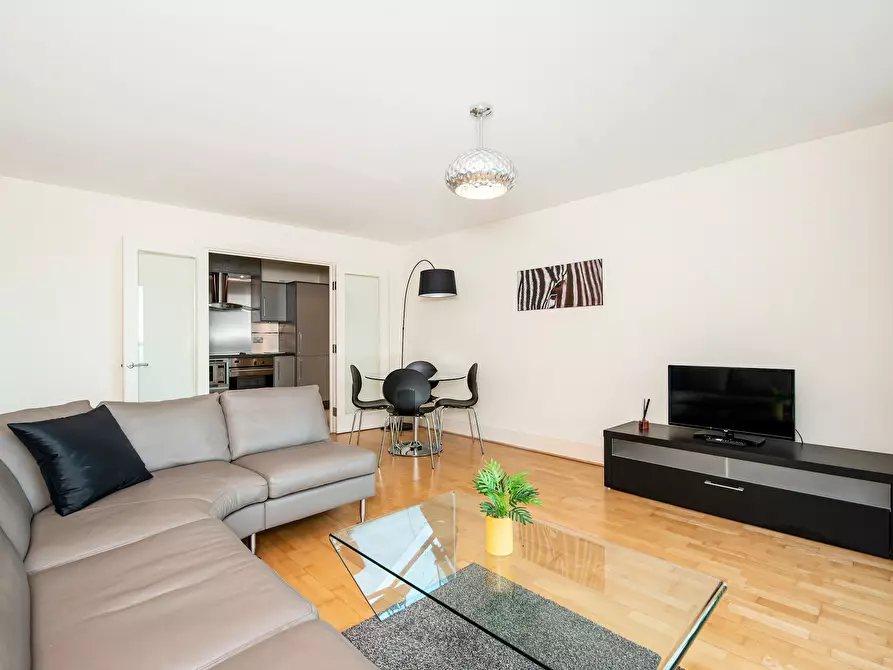 Immagine 4 di Appartamento in affitto  in St George Wharf a Lambeth