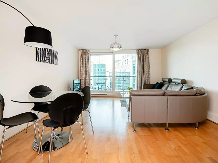 Immagine 7 di Appartamento in affitto  in St George Wharf a Lambeth