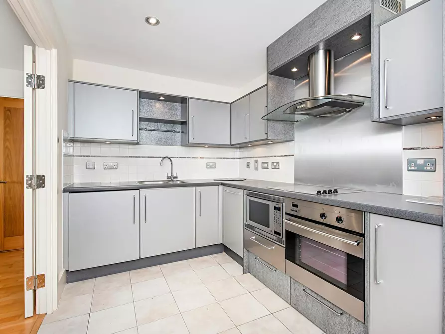 Immagine 8 di Appartamento in affitto  in St George Wharf a Lambeth