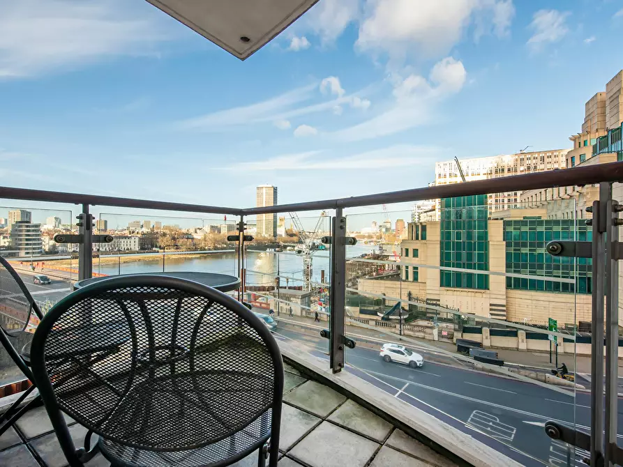 Immagine 2 di Appartamento in affitto  in St George Wharf a Lambeth