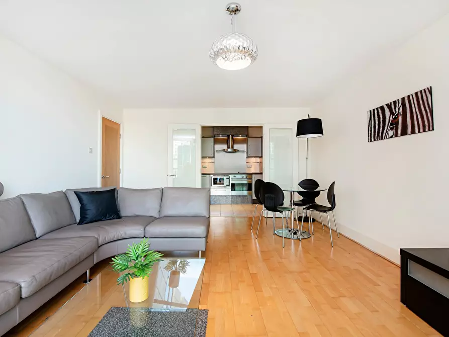 Immagine 6 di Appartamento in affitto  in St George Wharf a Lambeth