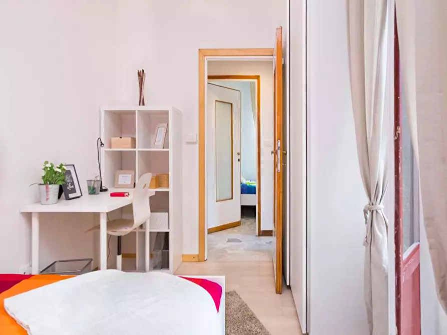 Immagine 5 di Camera in affitto  in Via Salvatore Barzilai a Milano