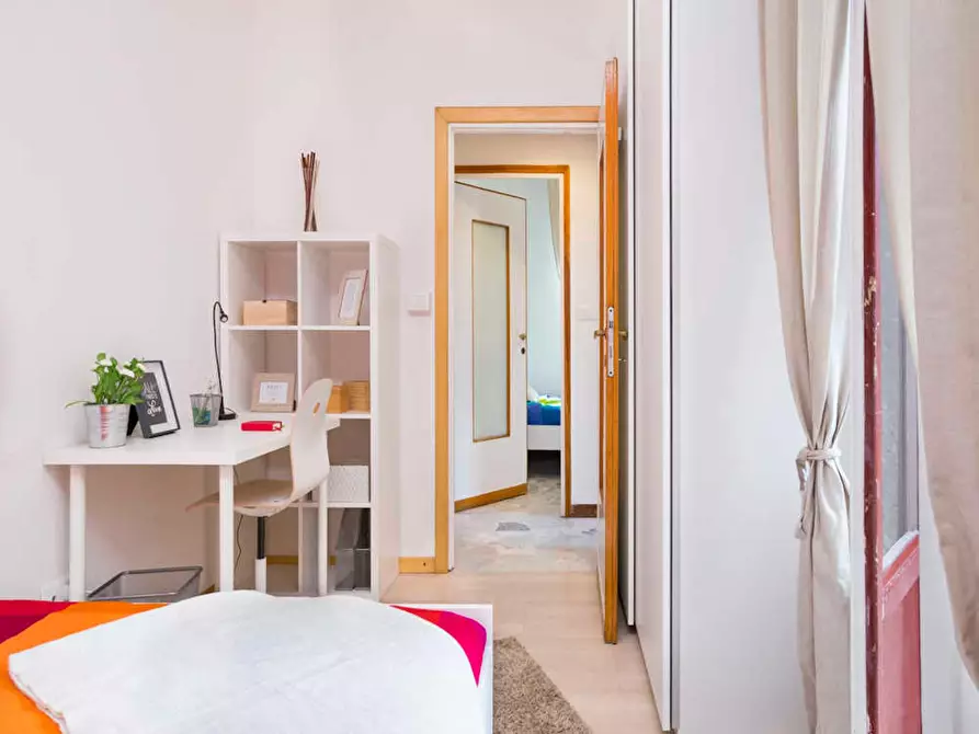 Immagine 5 di Camera in affitto  in Via Salvatore Barzilai a Milano