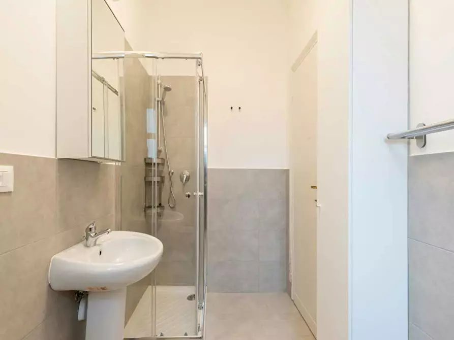 Immagine 8 di Camera in affitto  in Viale Carlo Espinasse a Milano