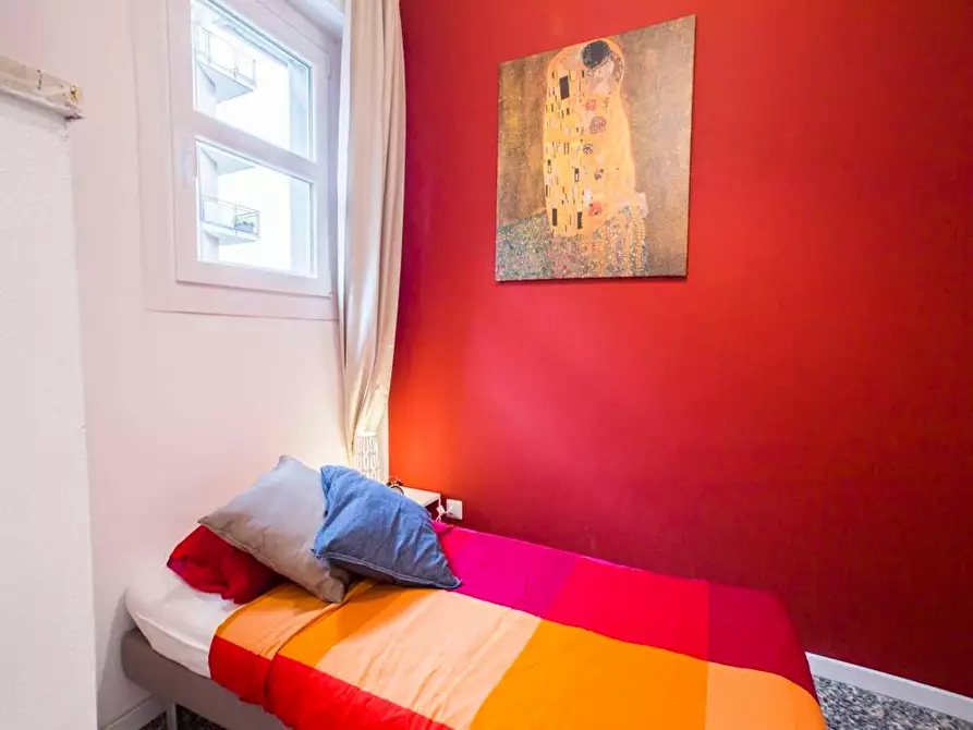 Immagine 2 di Camera in affitto  in Viale Carlo Espinasse a Milano