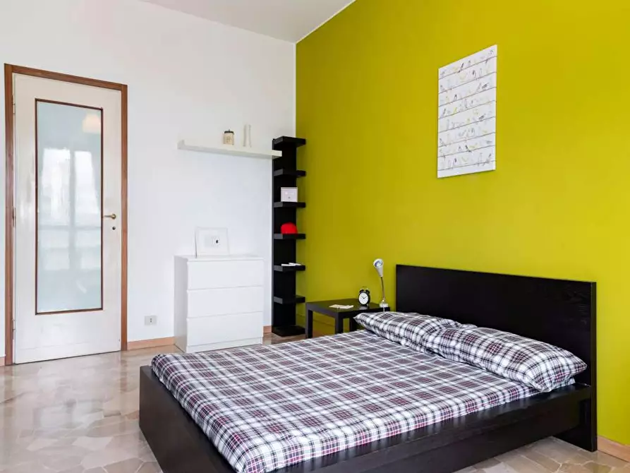 Immagine 3 di Camera in affitto  in Via Raffaello Bertieri a Milano