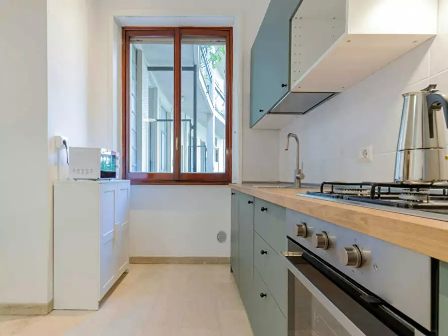 Immagine 9 di Camera in affitto  in Via Santa Sofia a Milano