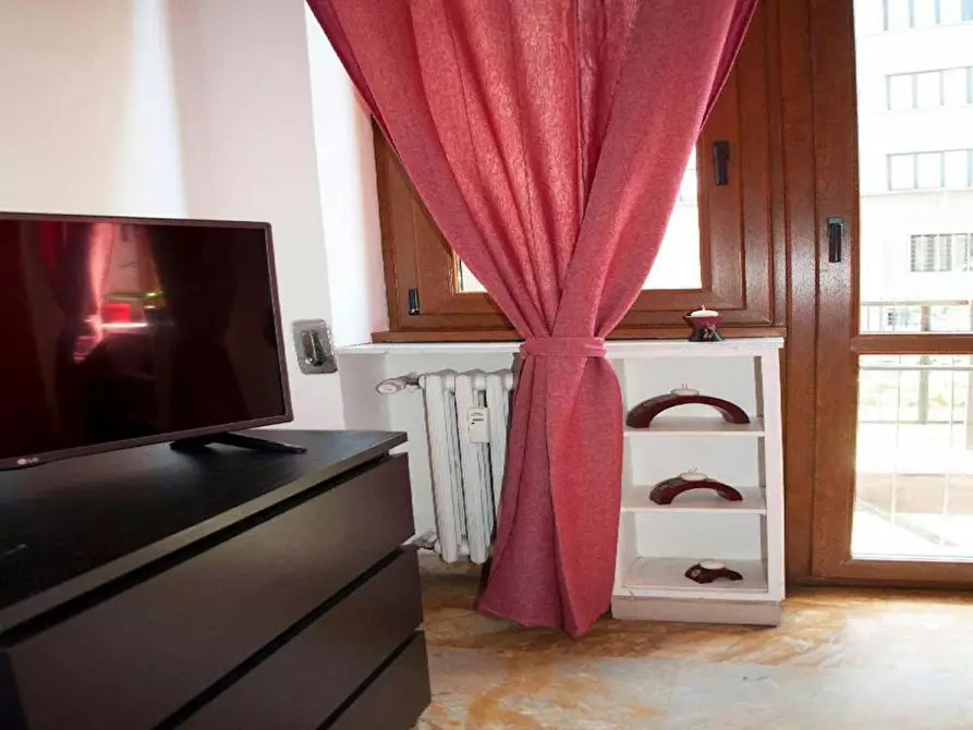 Immagine 10 di Camera in affitto  in Via Edoardo Bassini a Milano