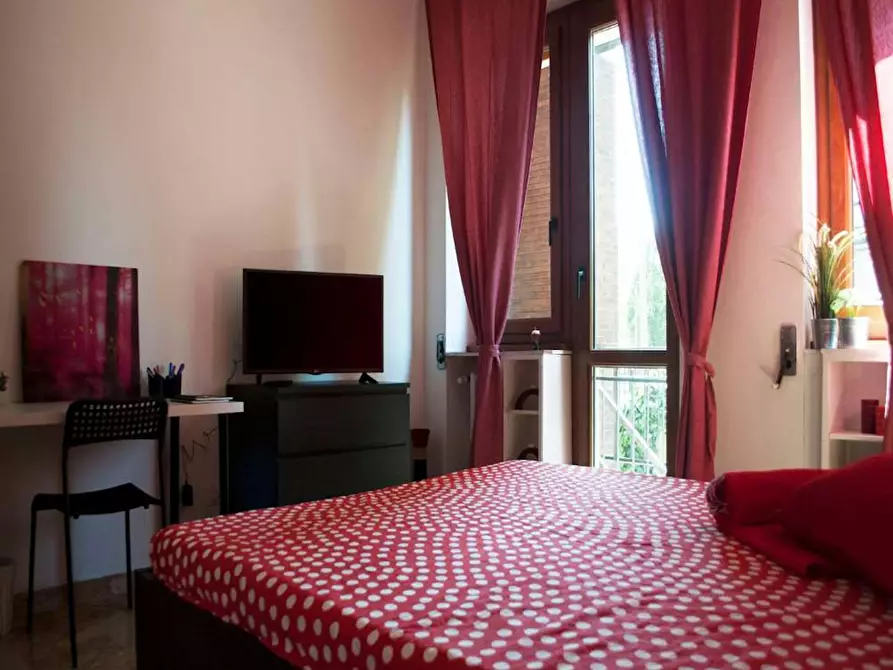 Immagine 3 di Camera in affitto  in Via Edoardo Bassini a Milano