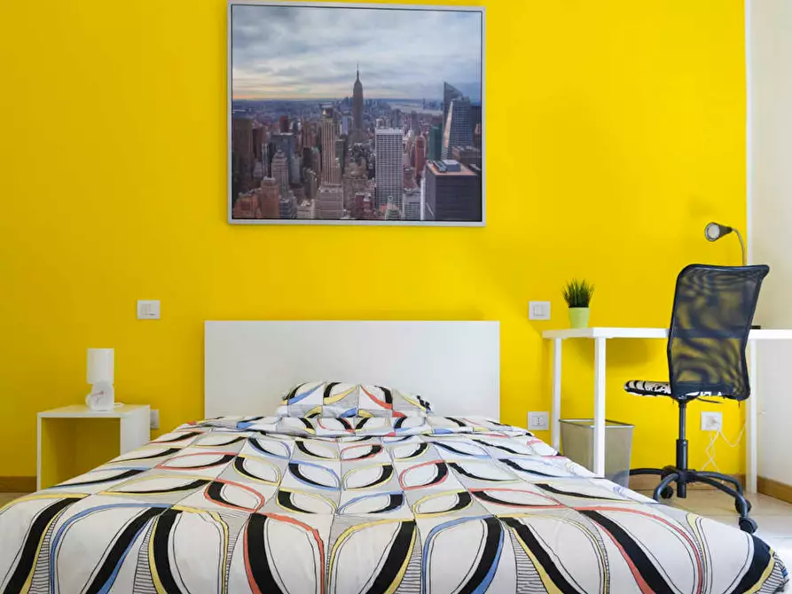 Immagine 1 di Camera in affitto  in Via Gustavo Modena a Milano