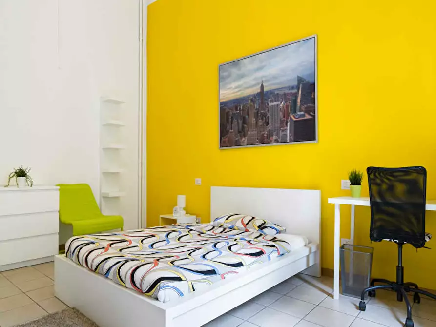 Immagine 5 di Camera in affitto  in Via Gustavo Modena a Milano