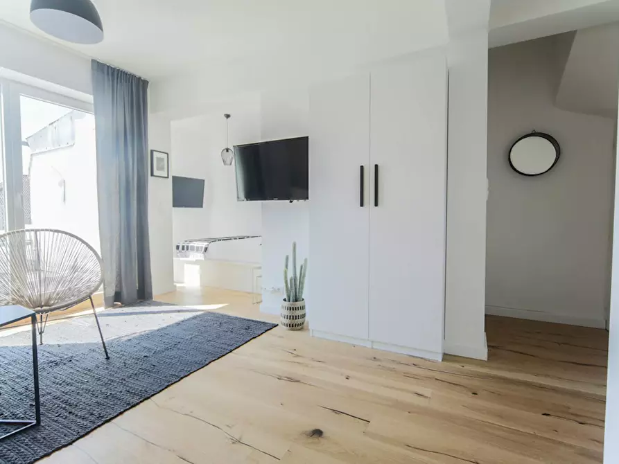 Immagine 6 di Casa indipendente in affitto  in Grafenberger Allee a Düsseldorf