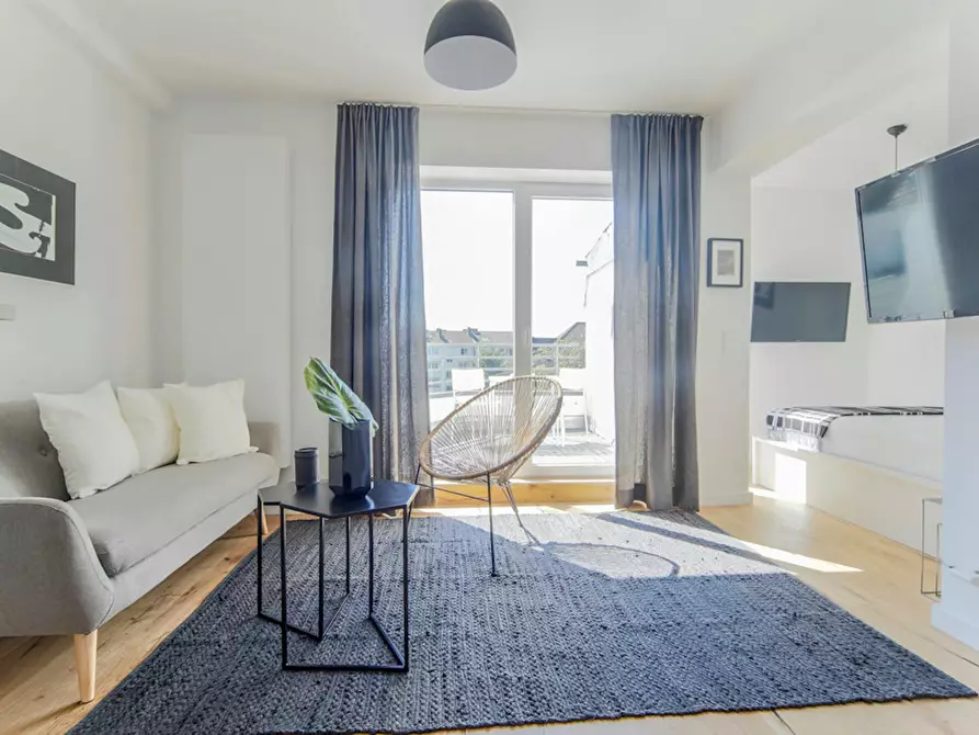 Immagine 1 di Casa indipendente in affitto  in Grafenberger Allee a Düsseldorf