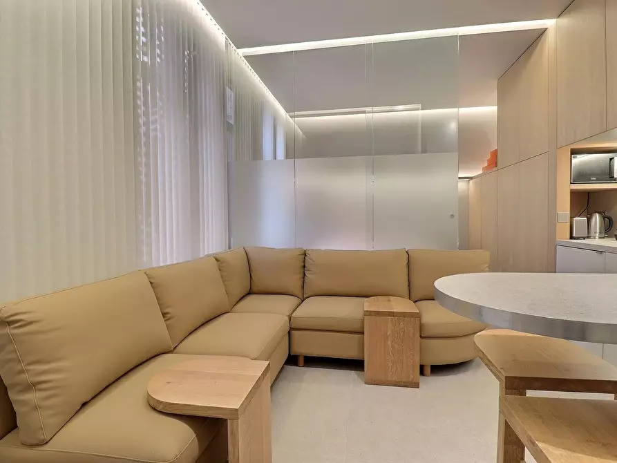 Immagine 1 di Appartamento in affitto  in Boulevard Saint Denis a Paris
