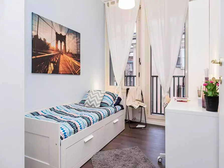 Immagine 2 di Camera in affitto  in Viale Monte Santo a Milano