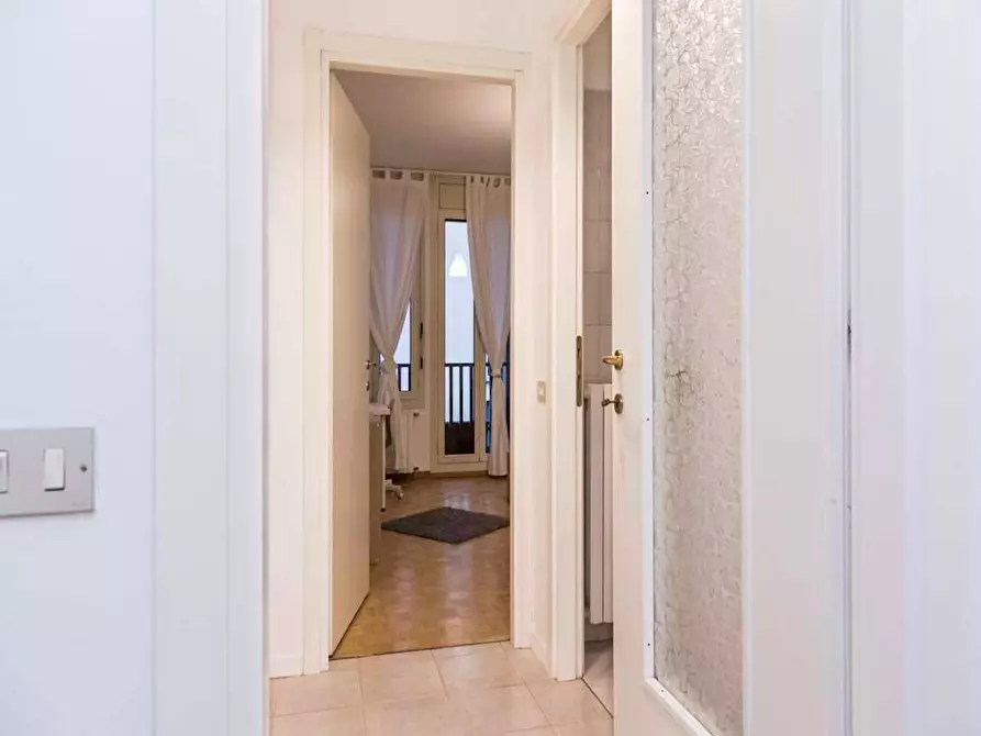 Immagine 7 di Camera in affitto  in Viale Monte Santo a Milano