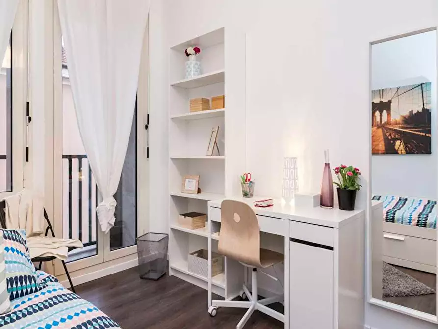 Immagine 3 di Camera in affitto  in Viale Monte Santo a Milano